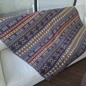 Plaid en tissu motif ethnique des hauts plateaux du Vietnam